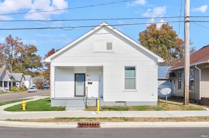 900 E Walnut St