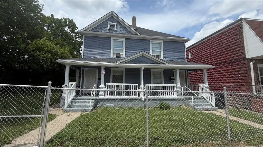 417 Holt St