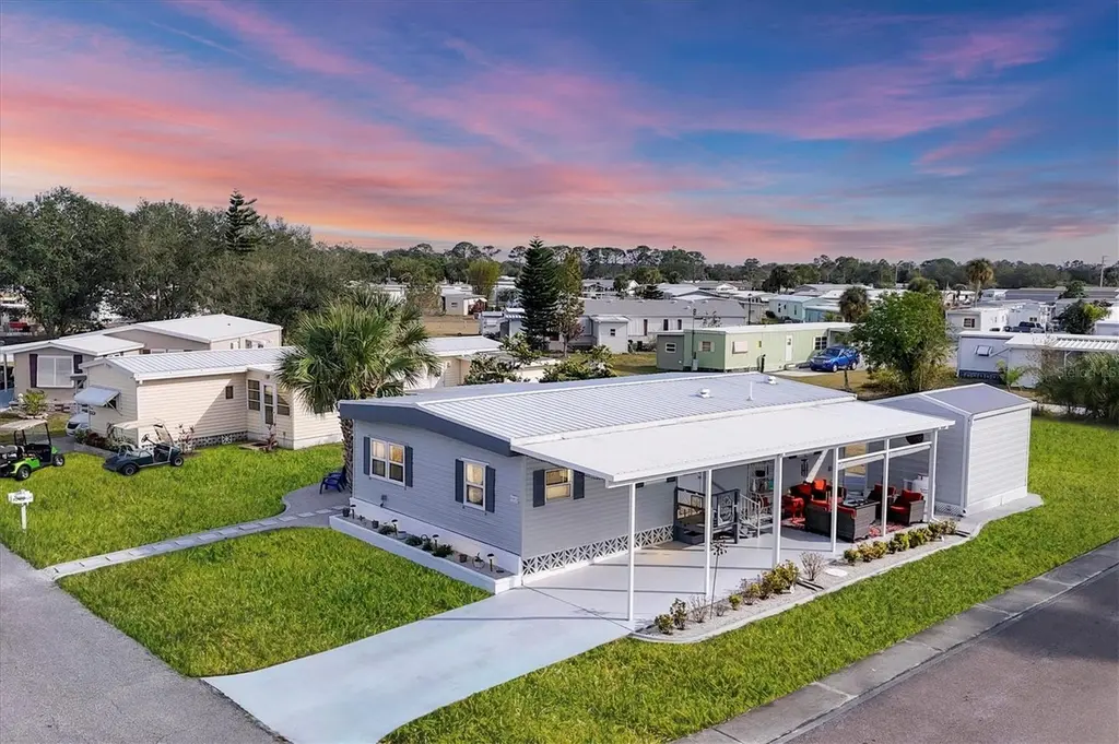 6401 Floral Ct
