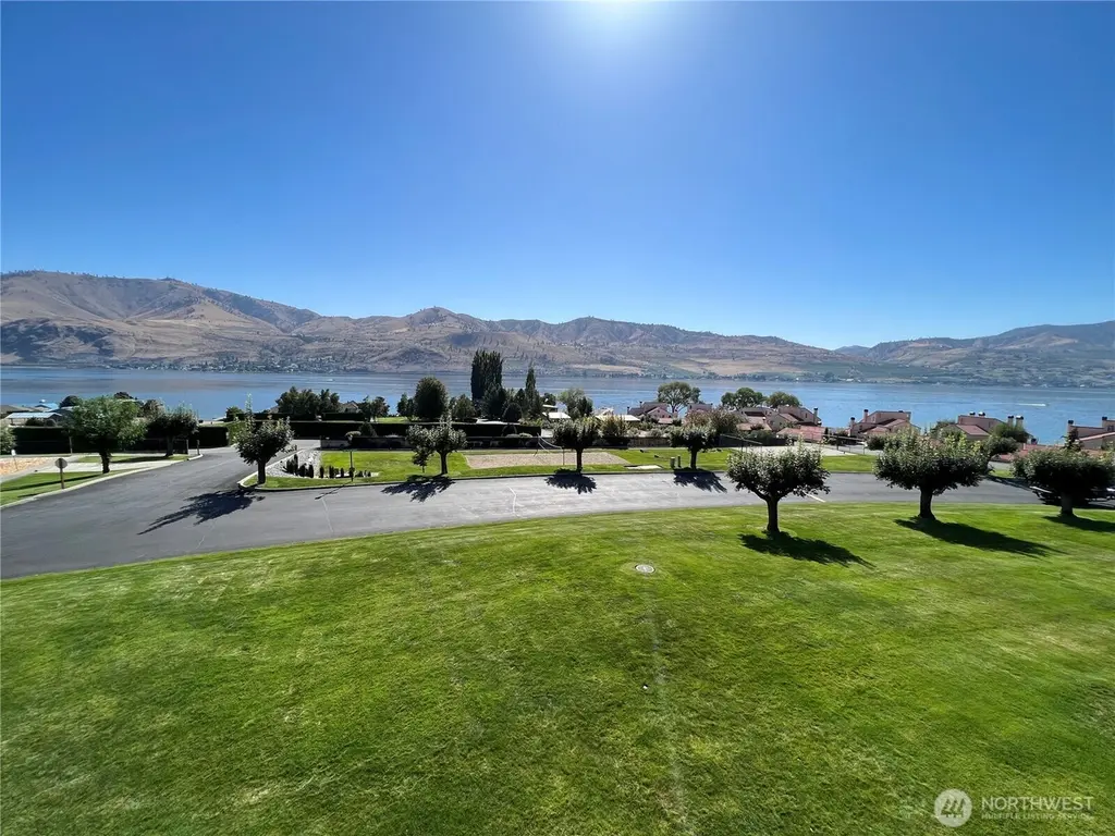 100 Lake Chelan Shores Dr Unit 15-8F