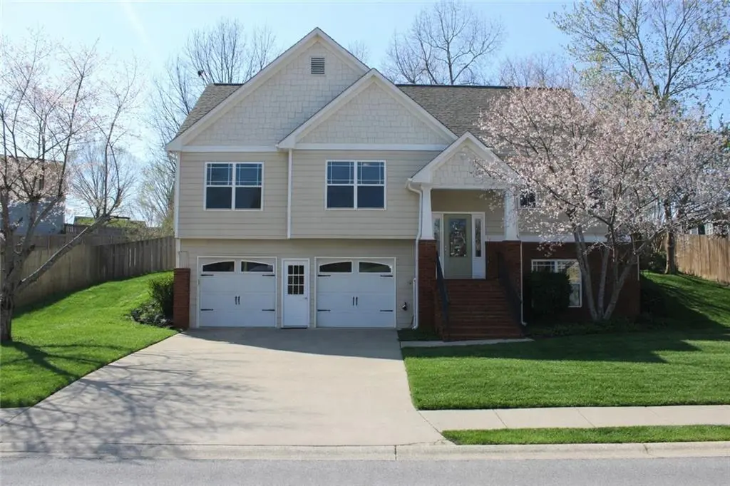 24 Maple Grove Dr
