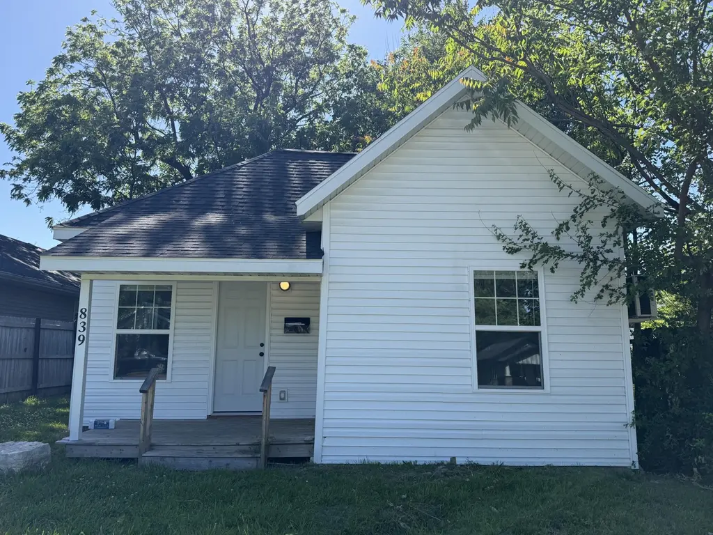 839 N Kansas Expy