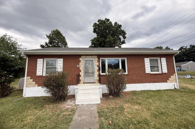 2601 Ravenwood Ave NW