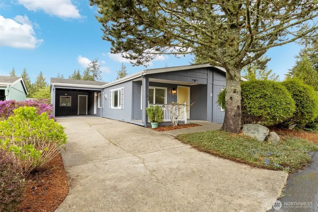 1754 NE Mesford Rd #38