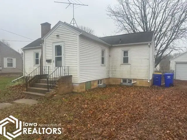659 Center St W