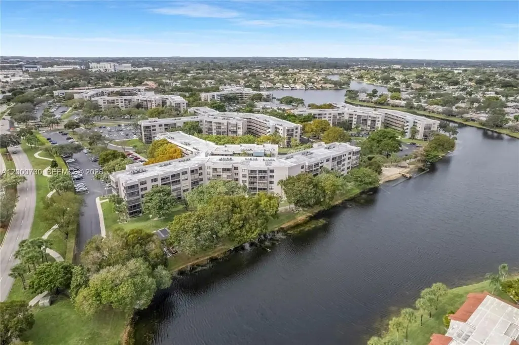 900 Colony Point Cir #317