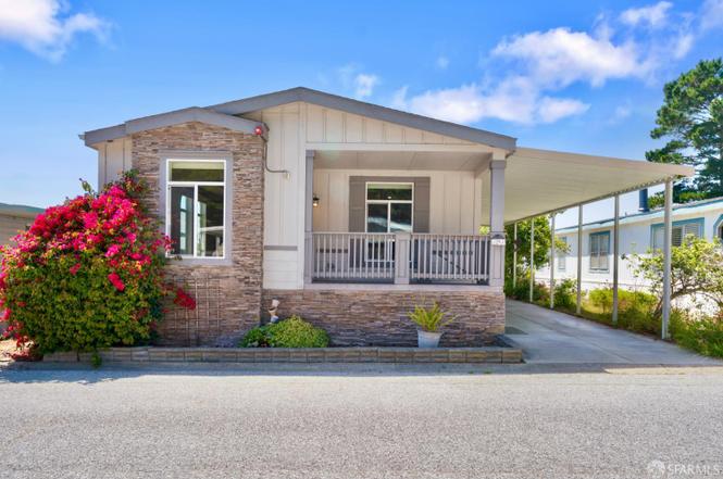 29 Yacht Ln