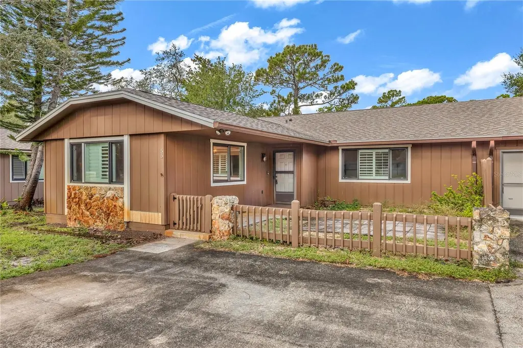 55 Crooked Pine Rd