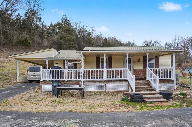 6185 Old Highway 31 East