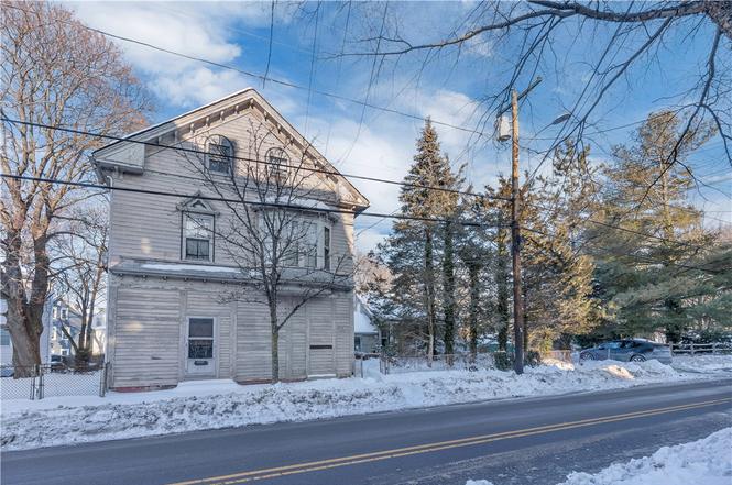 873 Douglas Ave