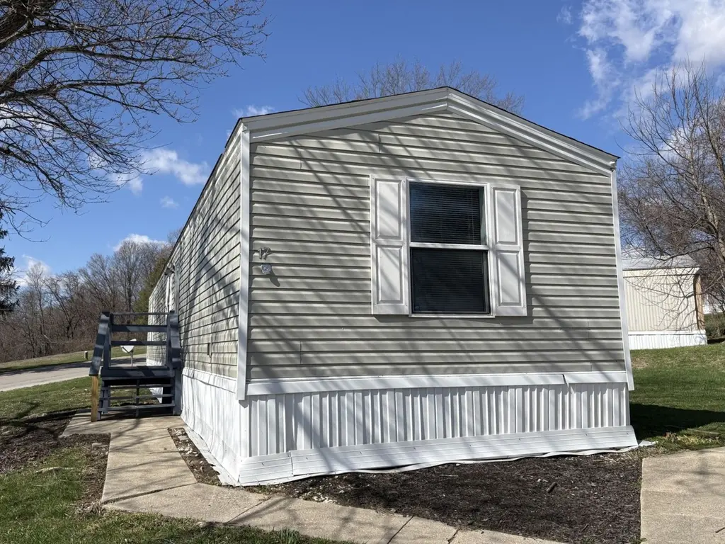 2801 S Stone Rd #17