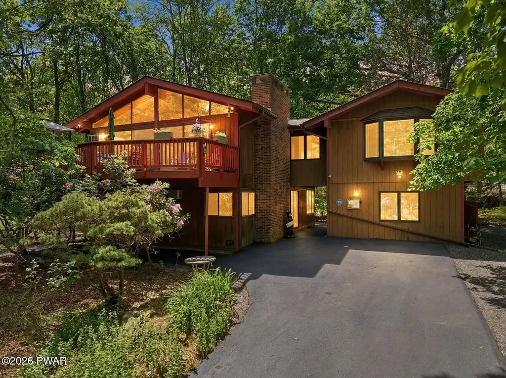 106 Lincoln Dr
