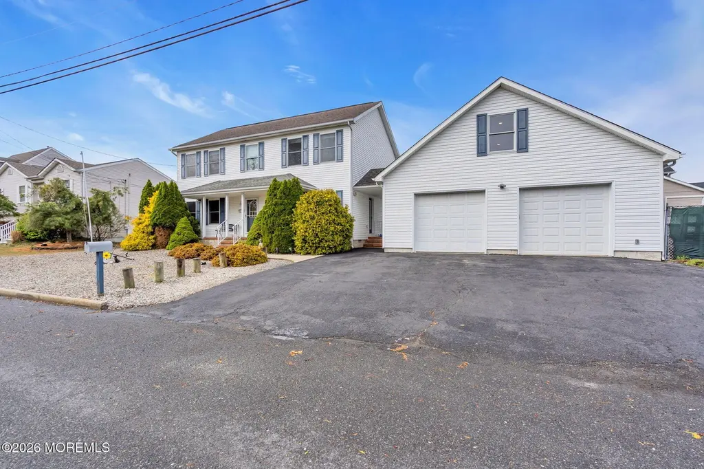 460 Cedar Dr