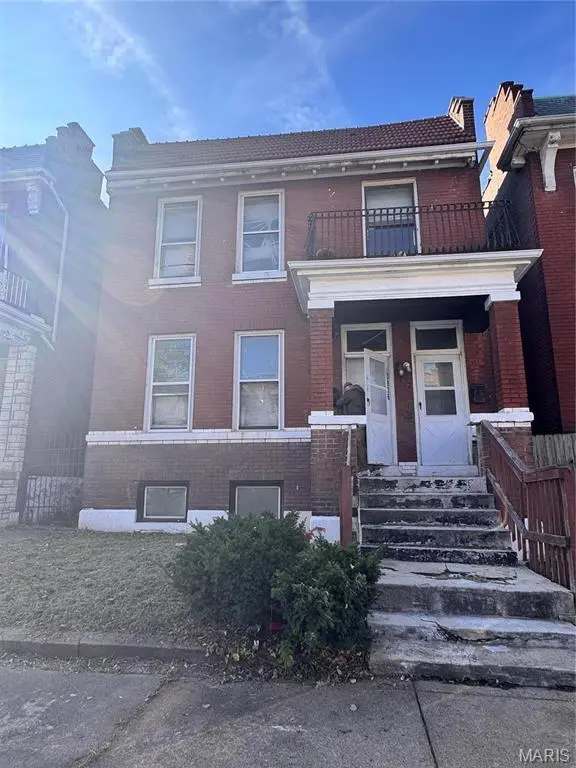 3936 Lexington Ave