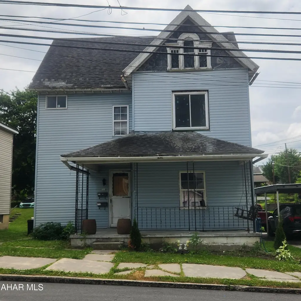 714 E Main St
