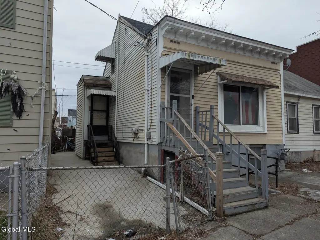 636 Clinton Ave