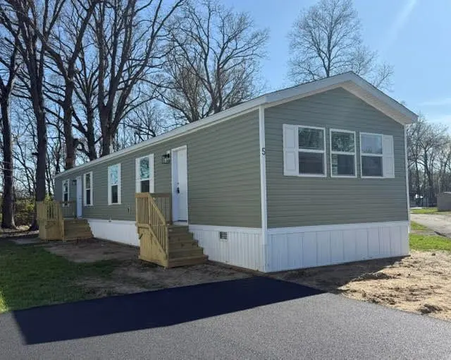 210 Rainbow Dr #5