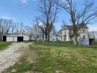 1464 900 East Rd