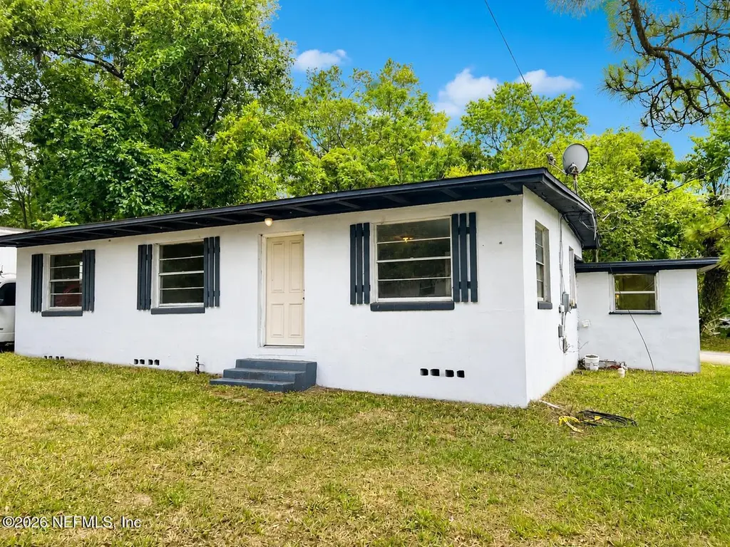282 Pecan St