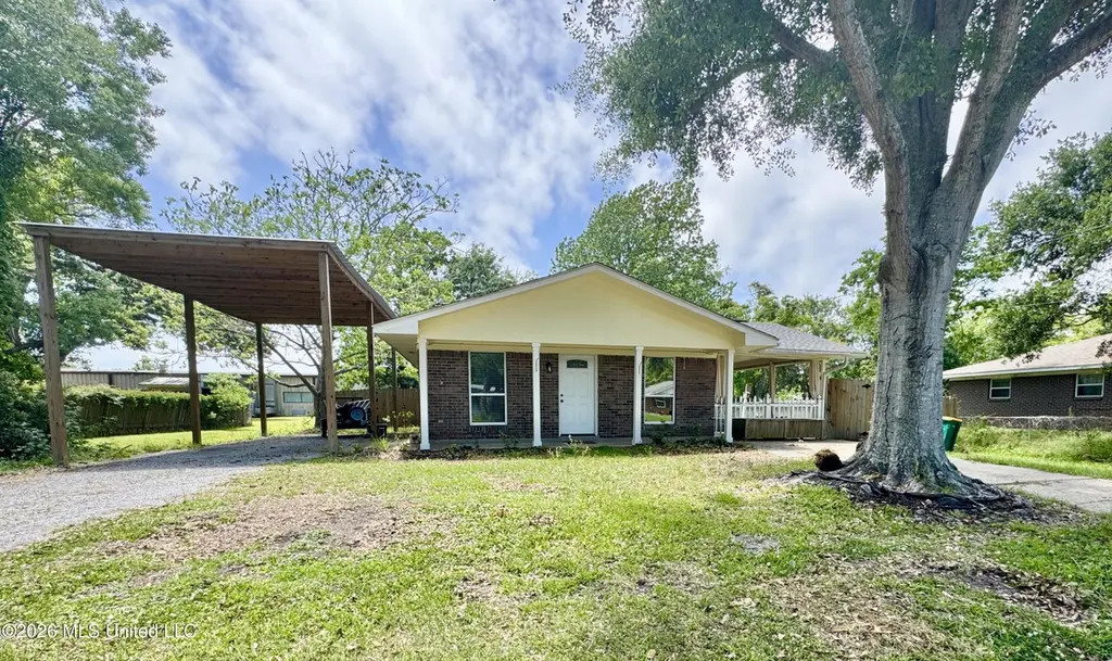 118 Lassere Cir