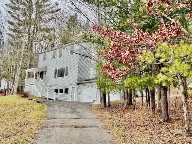 4 Courtly Cir