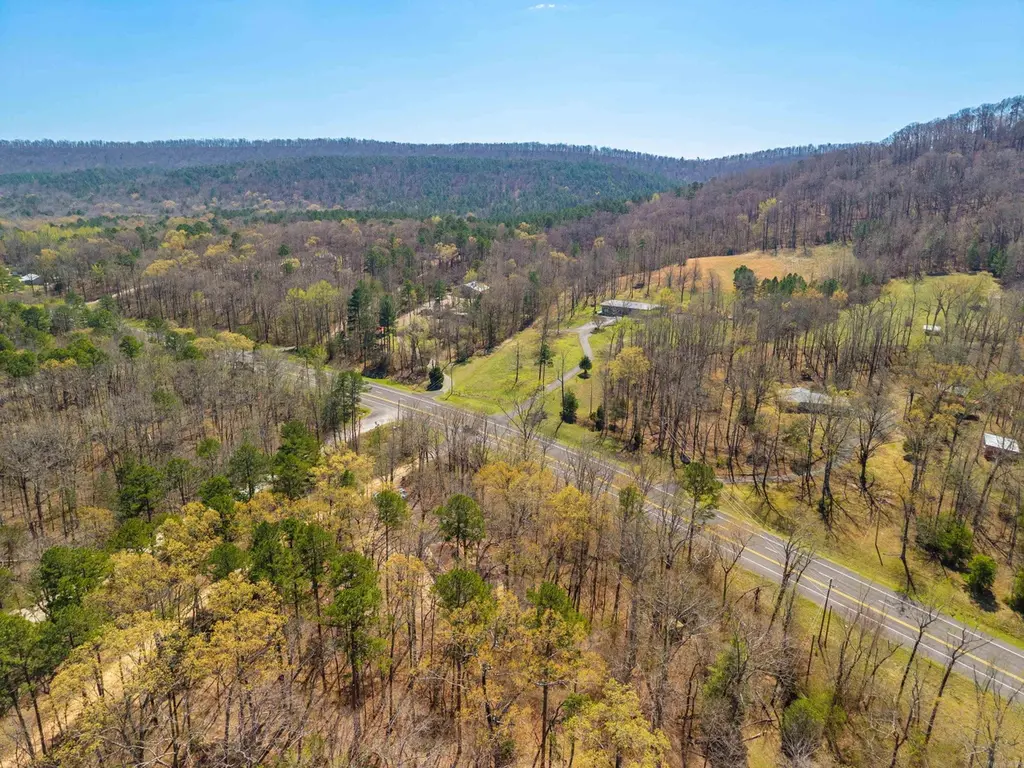 15 Autumn Hills Ln