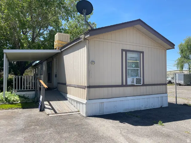 1123 W 465 N