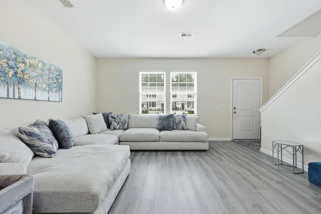 1071 Lexi Ct