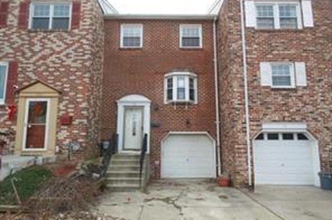 118 W Collins Ct