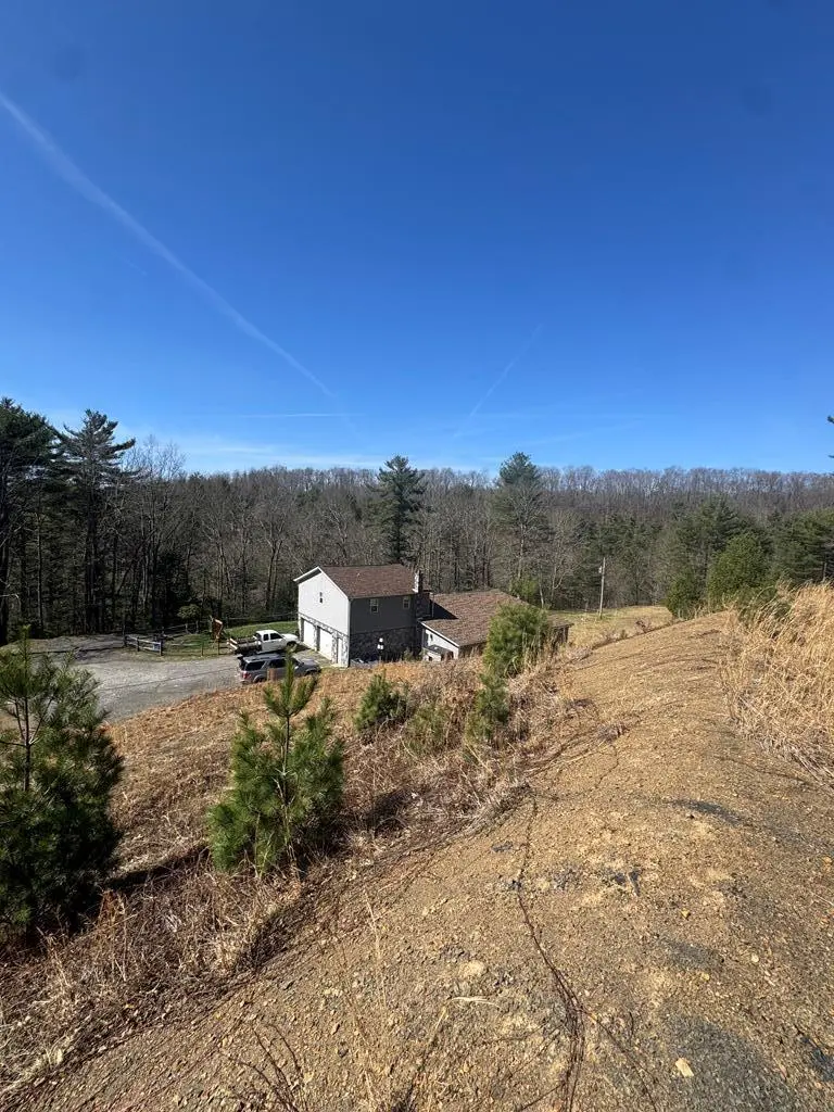 260 Hoye Rd