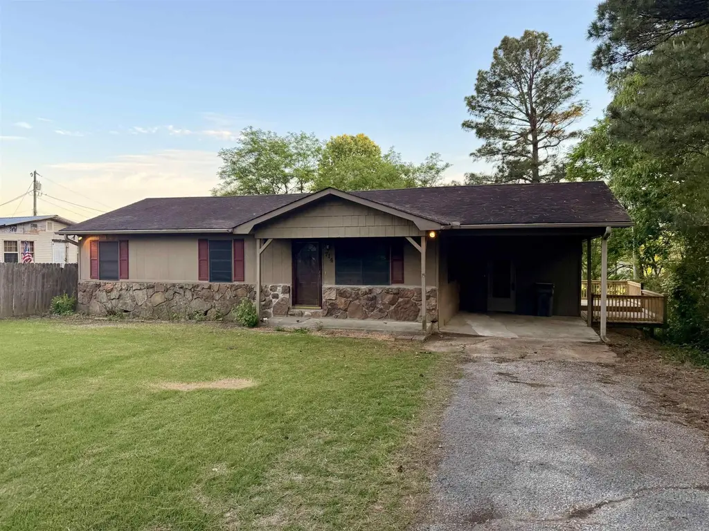 714 Thorne Dr