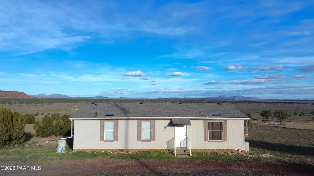 54125 N Mariposa Ln