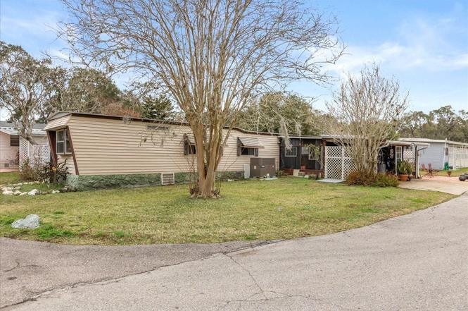 1960 Pinewood Ln