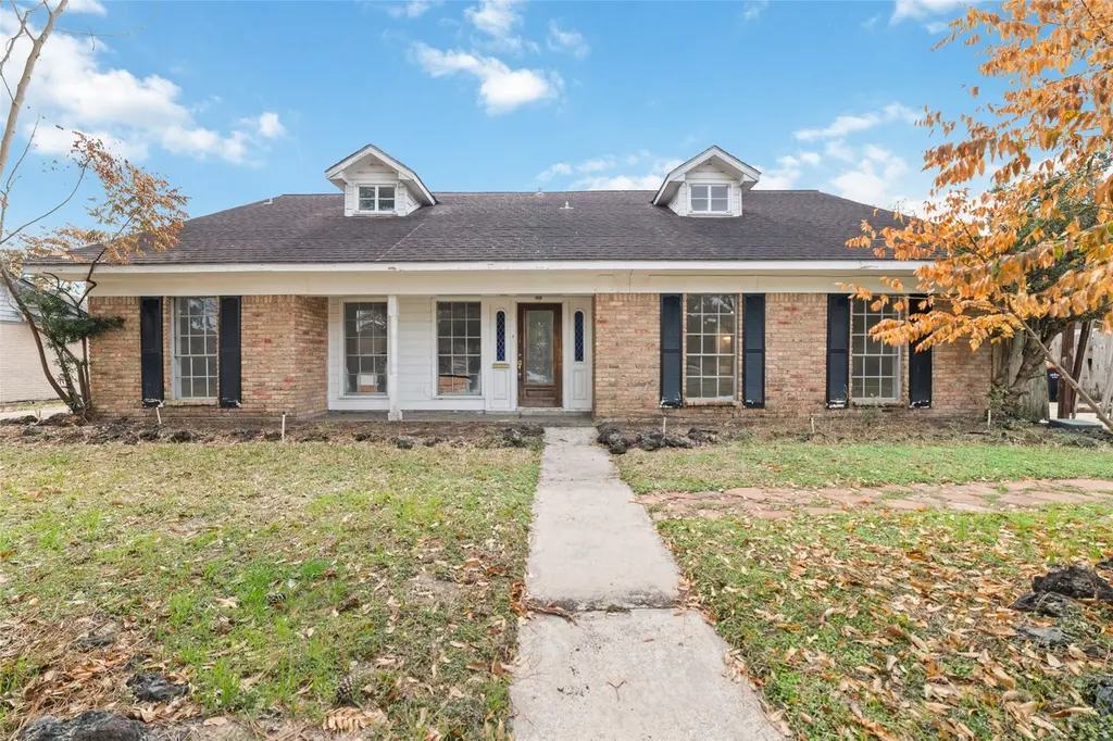 7919 Twin Hills Dr