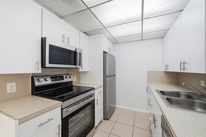 2401 Antigua Cir Unit J3