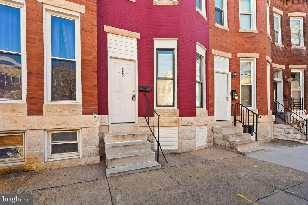 225 N Luzerne Ave