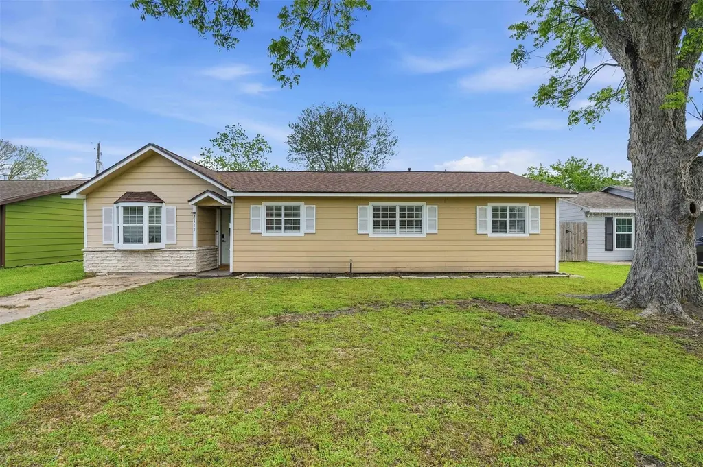 2117 Estate Dr