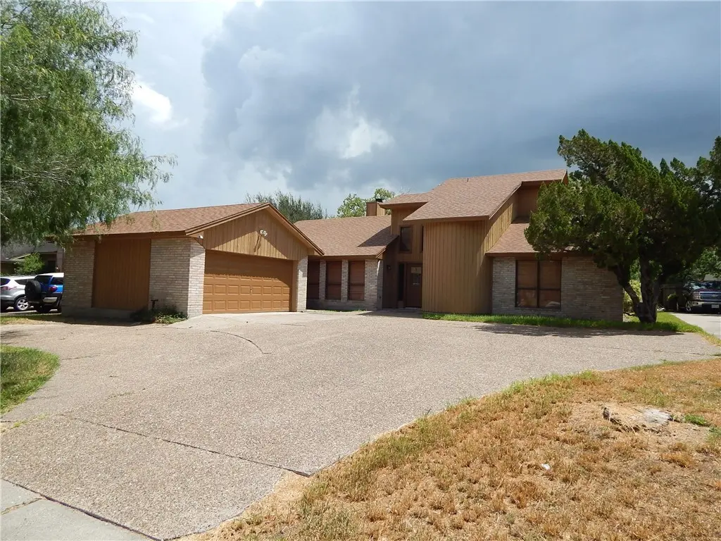 4226 Wood River Dr