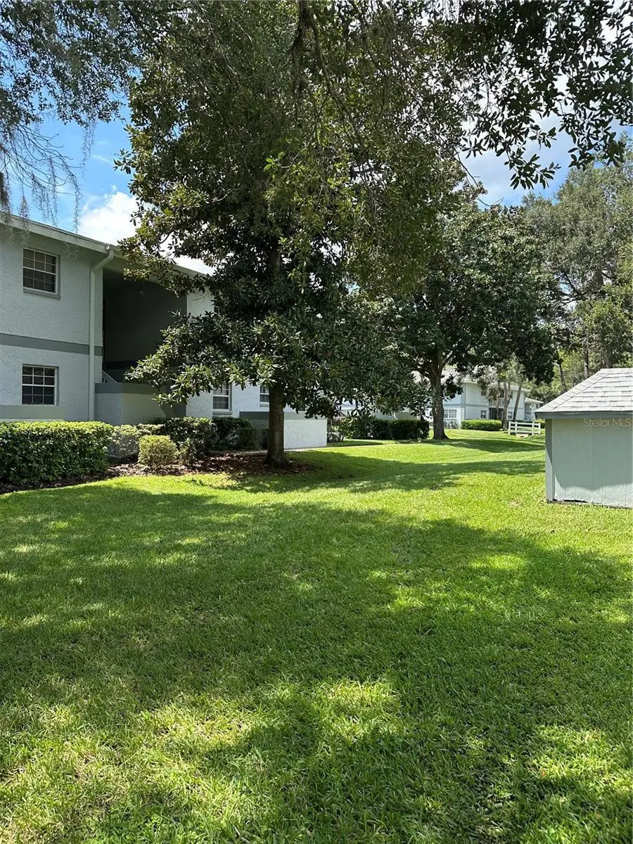 584 Fairways Ln Unit F202