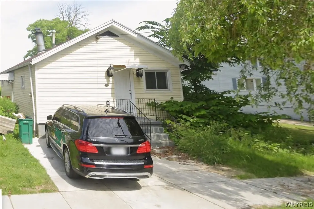 126 Bushnell St