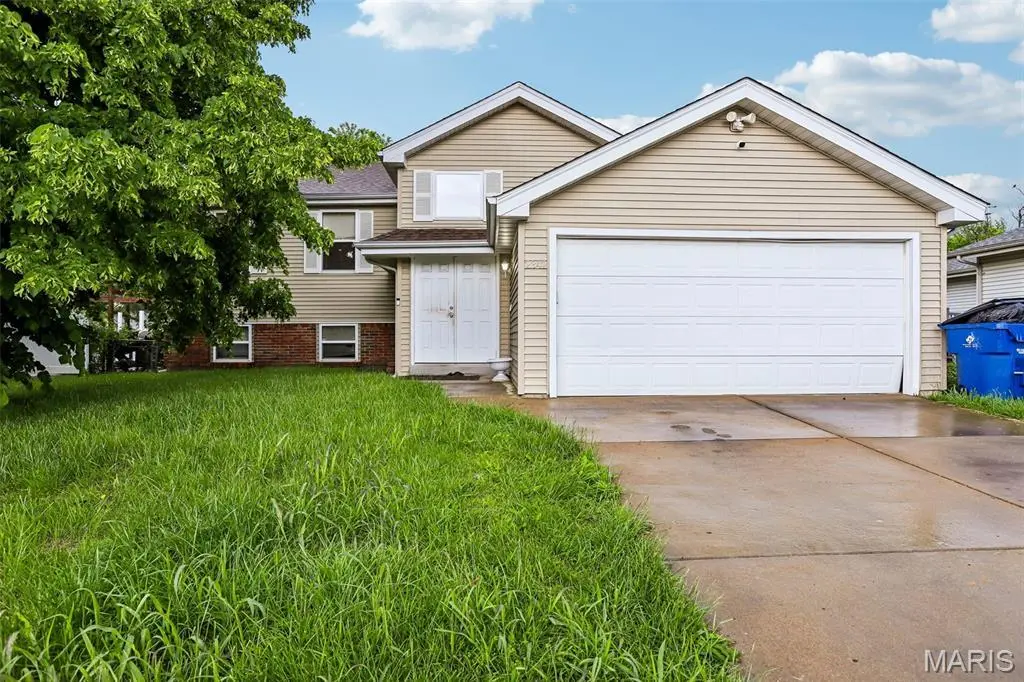 2342 Farnham Ln