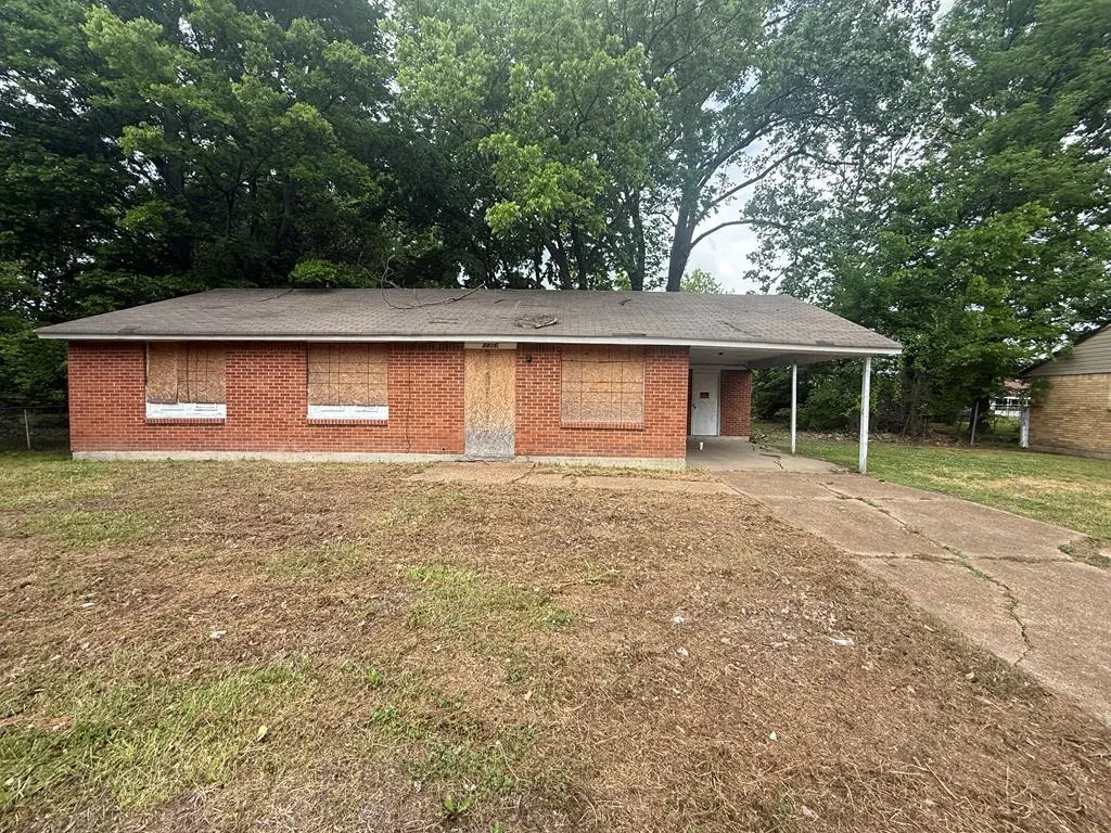 2406 N Gathings Dr