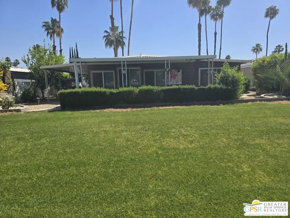 102 N Paseo Laredo