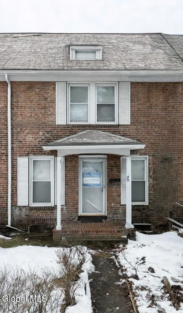 107 Fullerton Ave