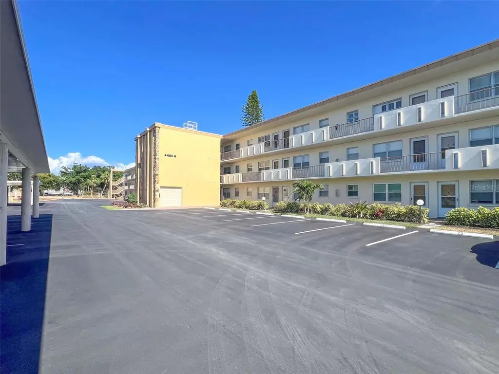 4480 Ironwood Cir Unit 112A