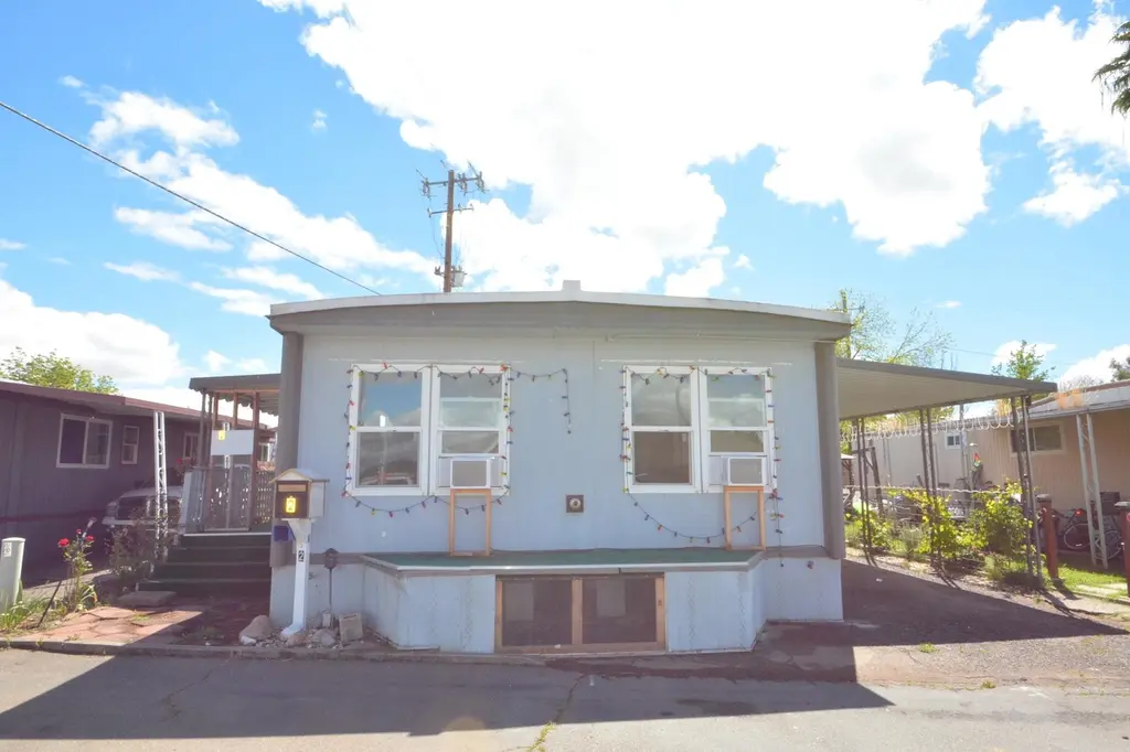 2 Rio Vista Ln