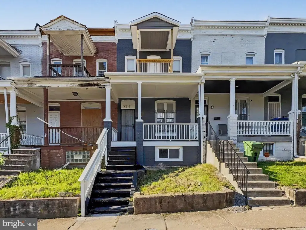 3211 Baker St