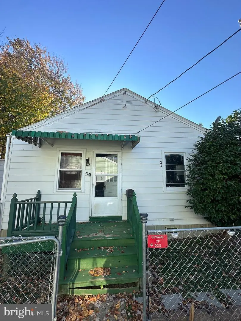 34 Delta Pl #34
