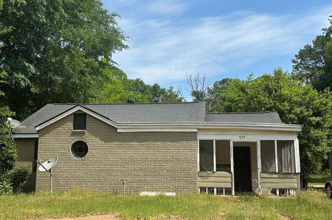 1227 Lincoln Ave