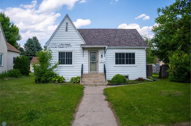 108 2nd St E
